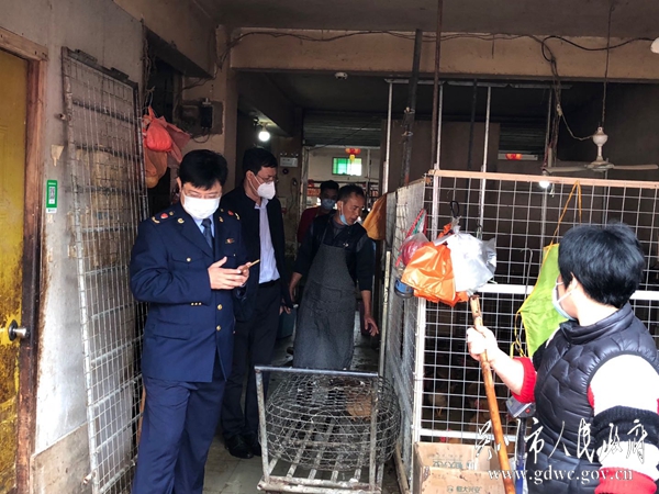 图四、1月26日，黄一鸣副局长带队检查活禽经营市场，督导做好防控工作.jpg