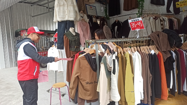 11月29日，市委统战部到城东社区开展极速赛车
诚信宣传进社区活动2.jpg