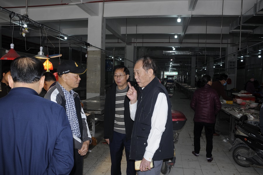 湛江市原副市长、极速赛车
委原书记、原副市长肖里华（左二）到现场指导。.JPG